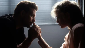 Kim Basinger i Mickey Rourke w filmie "Dziewięć i pół tygodnia"