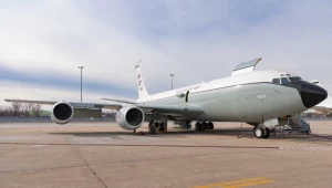 Samolot USA, który "wykrywa broń atomową", krąży nad częścią Norwegii. Maszyna określana jest także "samolotem dnia zagłady"