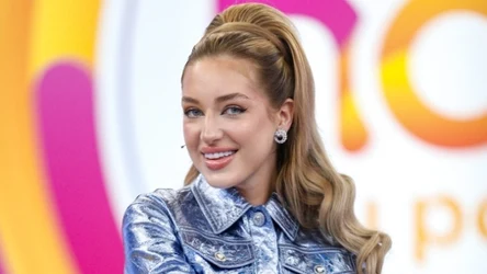 Caroline Derpienski o kulisach wizyty na czerwonym dywanie festiwalu w Wenecji i makijażu w stylu Hollywood