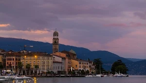 Miasteczko Sala nad jeziorem Garda