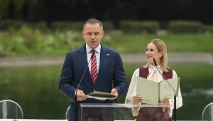Karol Nawrocki i Marta Nawrocka czytają poezję Jana Kochanowskiego