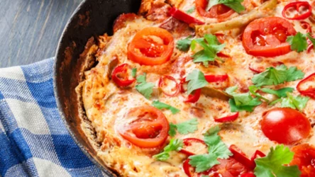 Hiszpańskie chorizo, grecka feta i włoska frittata, czyli kuchnia fusion w interpretacji Mateusza Gesslera