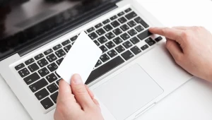 Mieszkaniec Rzymu musi zapłacić ponad 600 euro kary za zamówienie podróbek na chińskiej platformie zakupowej