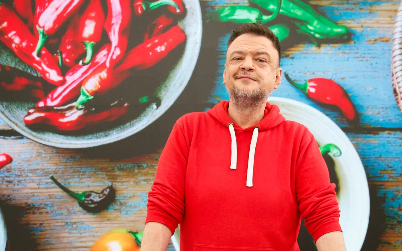 Paweł Loroch odkrywa sekrety papryk i papryczek w "halo tu polsat"