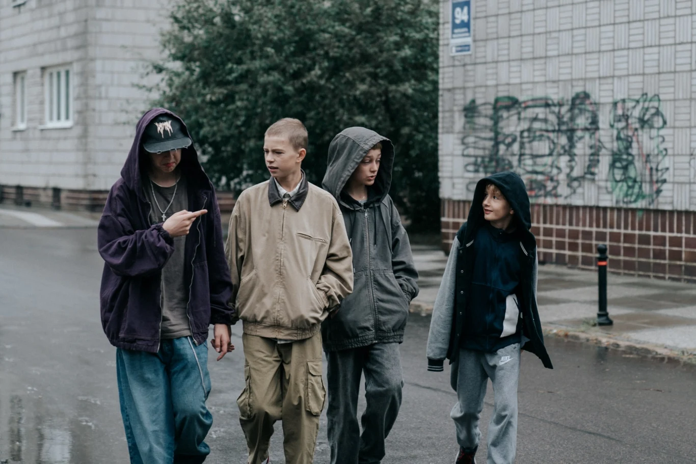 Kadr z filmu Piotra Domalewskiego "Ministranci" Kadr z filmu Piotra Domalewskiego "Ministranci"