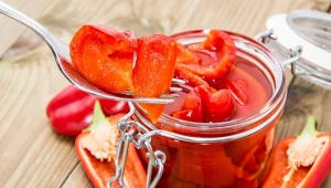 Takie przetwory na zimę robiła moja mama. Wachowicz odtwarza przepis z PRL-u