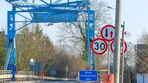 Zobaczył znak D-5, a potem musiał wycofywać. Wielu kierowców wciąż go myli