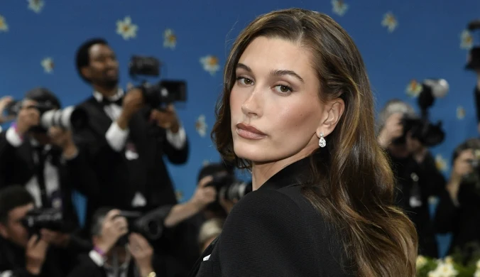 Hailey Bieber zasłużyła sobie na miano ikony mody 