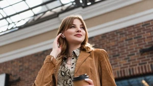 Kiedyś były ultramodne, jesienią znów wrócą do łask. Gwiazdy już je noszą