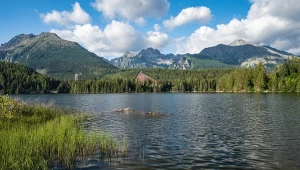 Najpiękniejsze jezioro w Tatrach? Widoki zapierają dech w piersiach