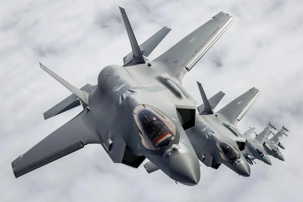 Polskie F-16, holenderskie F-35, włoski G550. Na rosyjskie drony odpowiedziała cała flota NATO Polskie F-16, holenderskie F-35, włoski G550. Na rosyjskie drony odpowiedziała cała flota NATO