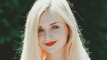 Masz blond włosy? Ten nawyk niszczy kolor szybciej niż myślisz