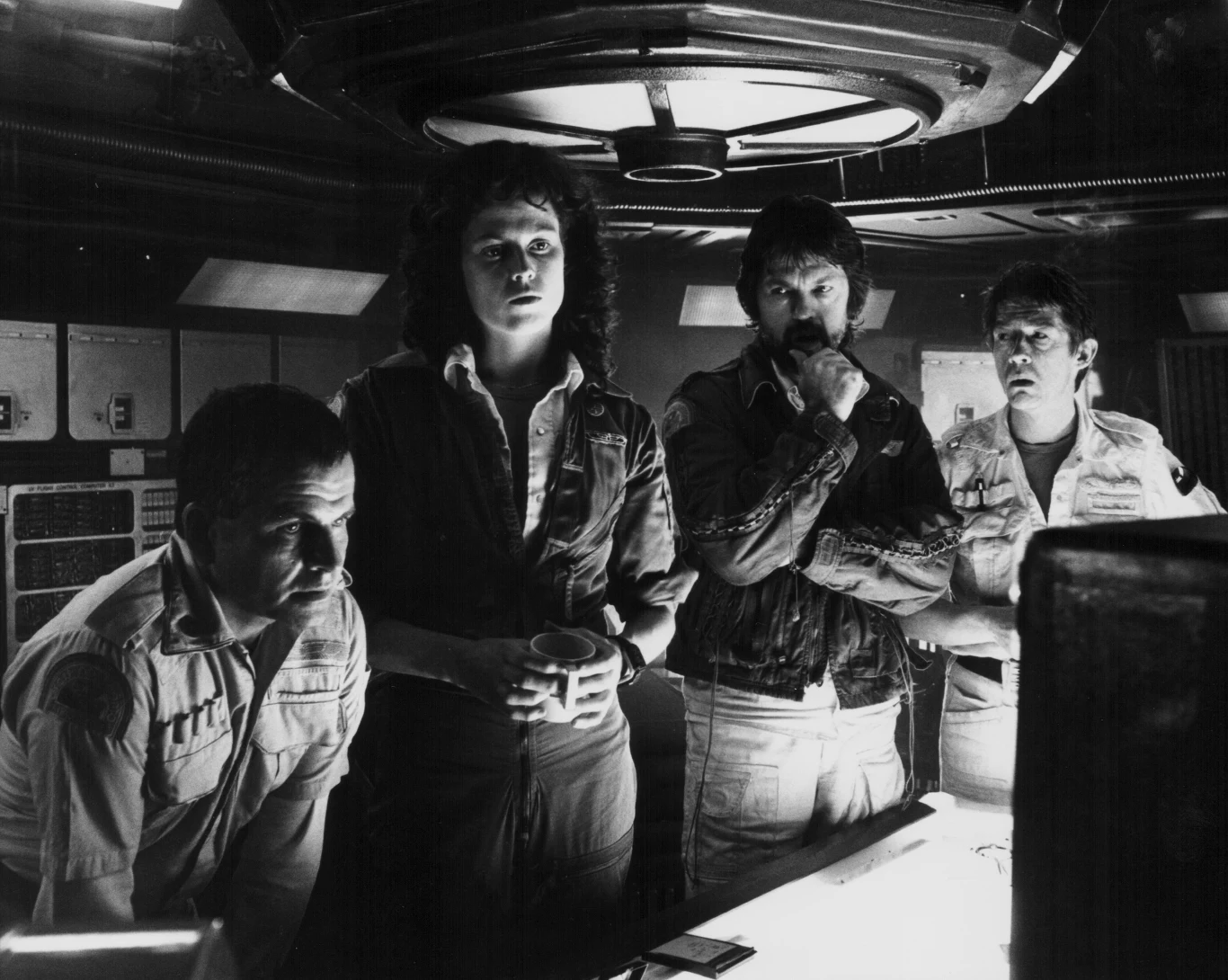 Obsada pierwszego filmu "Obcy". Sigourney Weaver druga z lewej