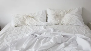 Zostawiasz rano niepościelone łóżko? To świetnie! Zobacz dlaczego 