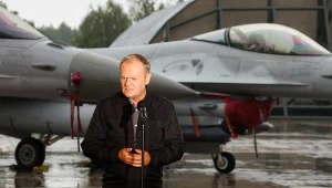 Donald Tusk odwiedził 32. Bazę Lotnictwa Taktycznego w Łasku