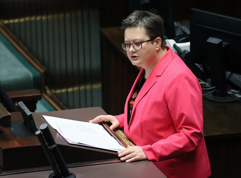 Wiceminister edukacji Katarzyna Lubnauer przekonywała w Sejmie, że wydatki na oświatę rosną, a liczba wakatów nauczycielskich spada