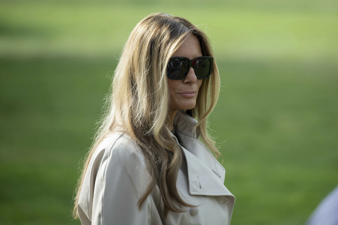 Melania Trump jest jedną z mistrzyń cichego luksusu także i w jesiennym wydaniu Melania Trump jest jedną z mistrzyń cichego luksusu także i w jesiennym wydaniu