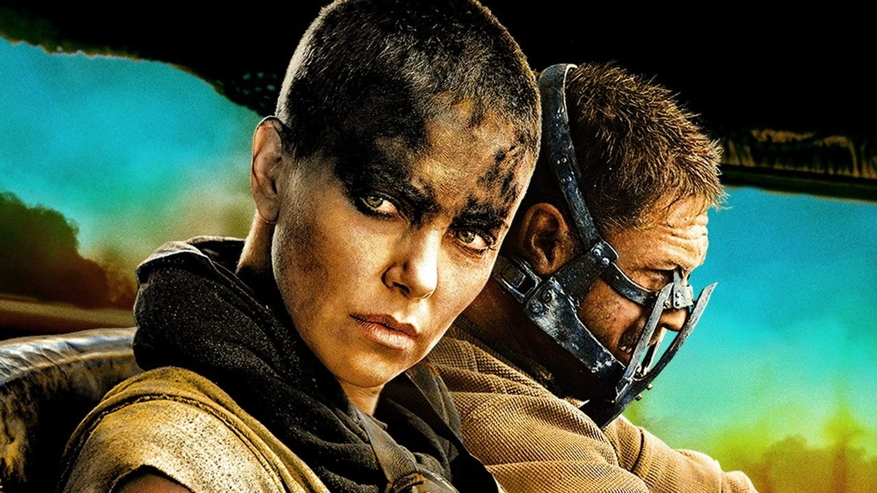 Charlize Theron, jako Furioza z Thomasem Hardym w filmie Mad Max. Na drodze gniewu