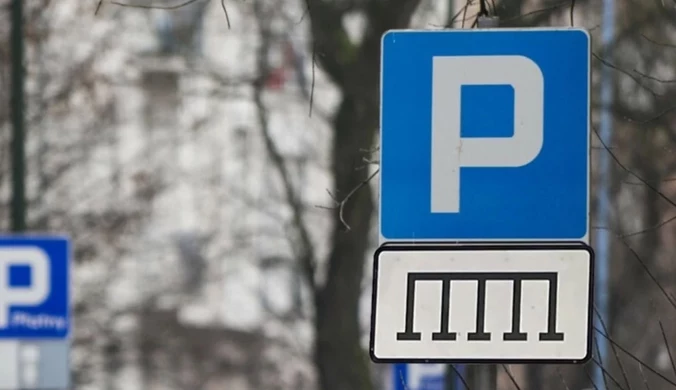 Czarna brama na białym tle. Nowy znak zaskoczył kierowców