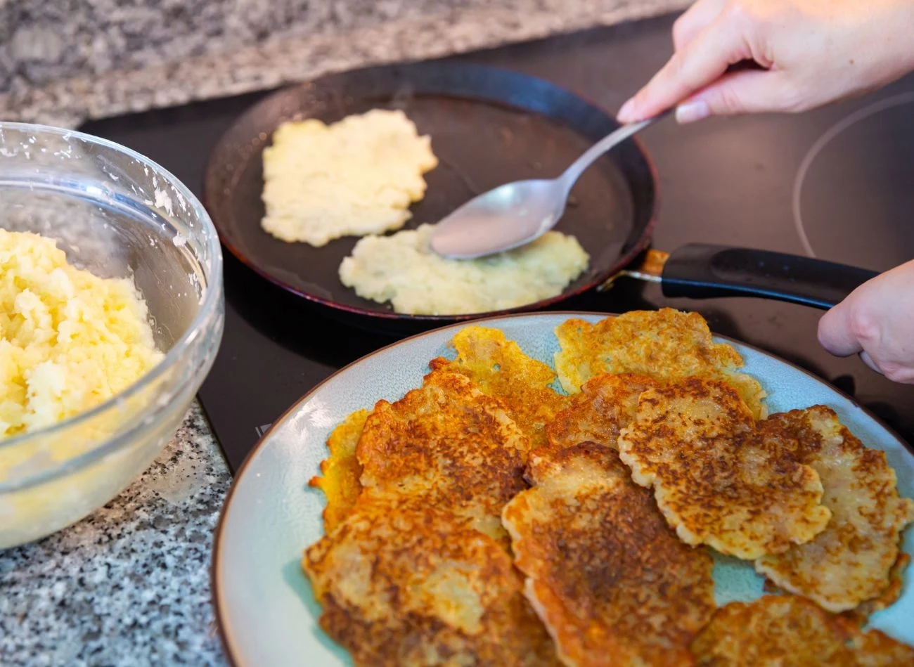 Co zrobić, by placki ziemniaczane nie "piły" tłuszczu? Co zrobić, by placki ziemniaczane nie "piły" tłuszczu?