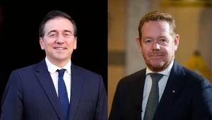 Szef MSZ Hiszpanii Jose Manuel Albares i szef MSZ Holandii David van Weel