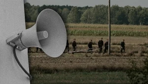 Eksperci są zdania, że o ataku dronów powinny alarmować syreny (kolaż: Aleksandra Włodarczyk/Interia.pl)