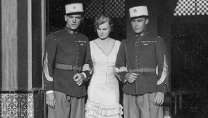 Adam Brodzisz, Maria Bogda i Witold Conti w filmie ''Głos pustyni''