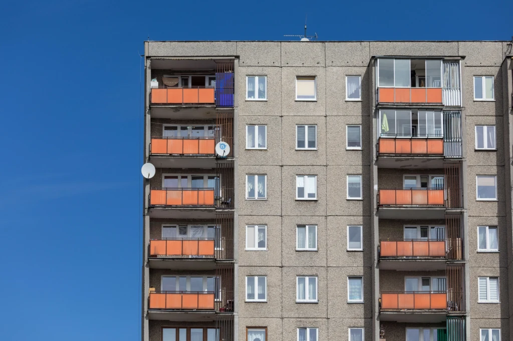 Nie wszyscy mieszkańcy bloków z niskimi dochodami otzrymają bon ciepłowniczy. Obwoiązuje także kryterium ceny ciepła. Zdj. ilustracyjne