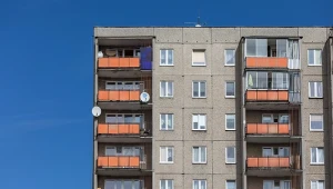 Nowe przepisy ws. obowiązkowych wind. O "więźniach 4. piętra" zapomniano?