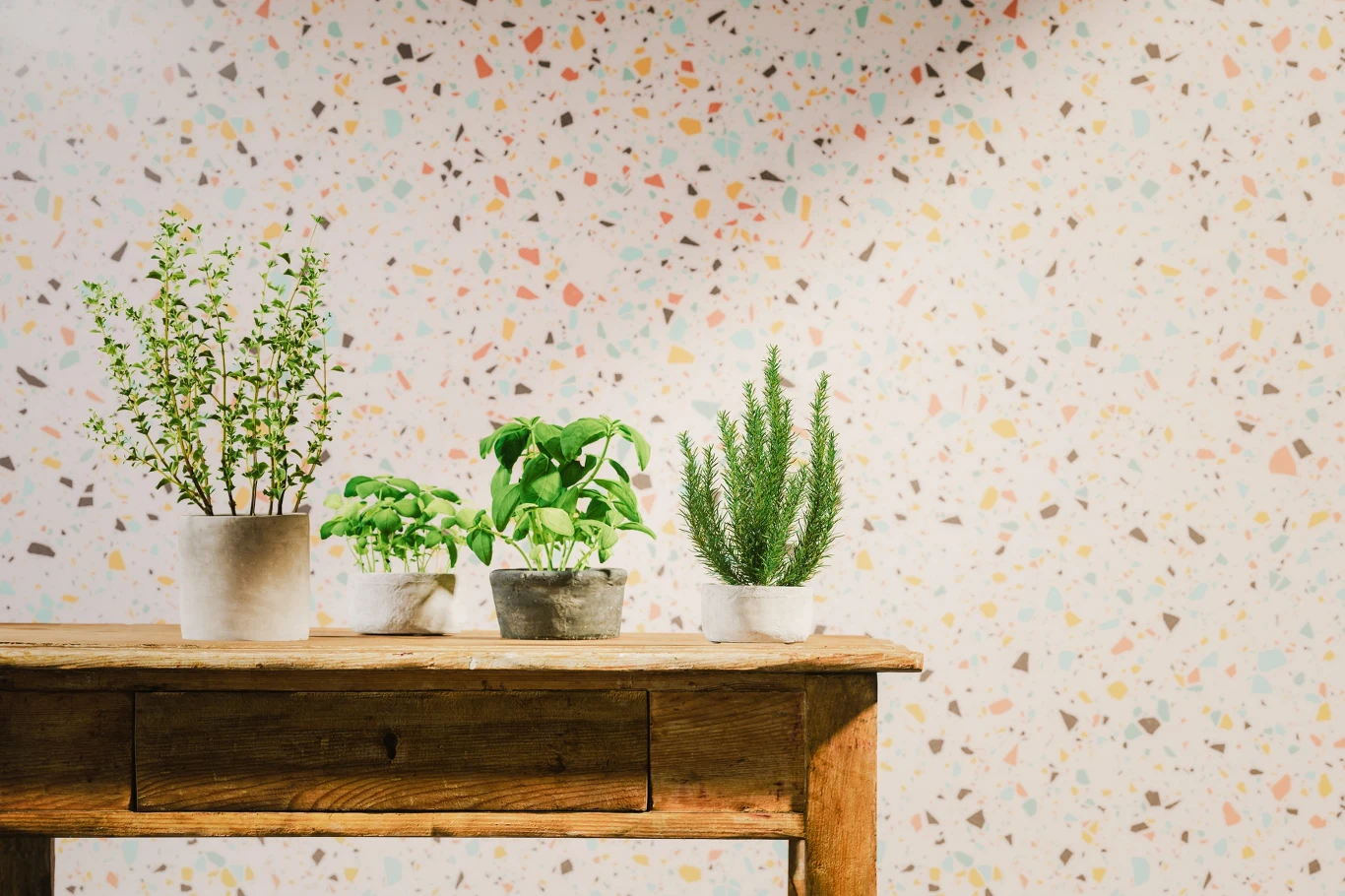 Lastryko sprawdzi się do wielu wnętrz. To wyrafinowana mieszanka cementu i kruszywa, która może przybierać rozmaite kształty, faktury i kolory. 