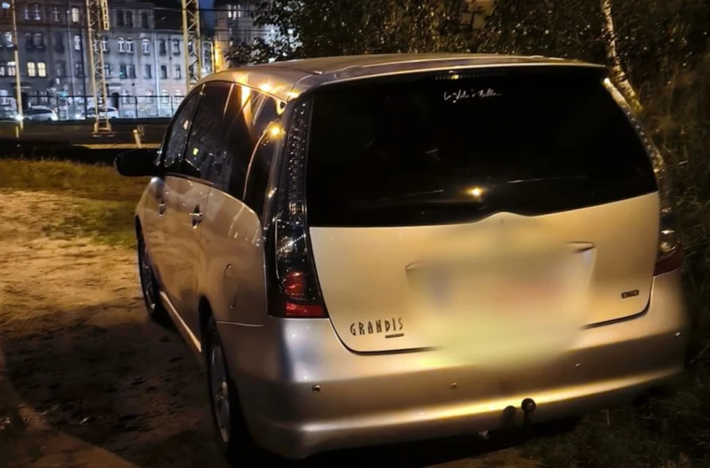 49-latek ukradł auto i sam zgłosił się na komisariat. 49-latek ukradł auto i sam zgłosił się na komisariat.