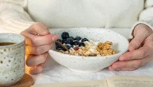 Godziny jedzenia posiłków wpływają na kości. Zaskakujące wnioski