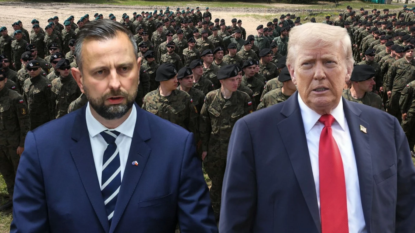 Władysław Kosiniak-Kamysz odpowiada Donaldowi Trumpowi. Chodzi o ultimatum dla NATO Dwóch mężczyzn w garniturach na pierwszym planie, a w tle liczna grupa żołnierzy w mundurach stojących w rzędach na otwartym terenie.