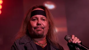 Vocalista Mötley Crüe, Vince Neil
