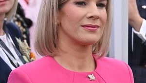 Marta Nawrocka cała w różu nie bez powodu. Stylistka: "To jasny komunikat"