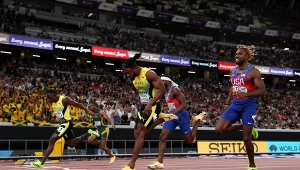 Noah Lyles (z prawej) bronił złota z Budapesztu, Kishane Thompson (w środku) był faworytem. A obu pogodził Oblique Seville