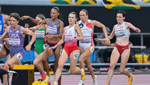 Klaudia Kazimierska (trzecie od prawej) i Agathe Guillemot (druga od prawej)