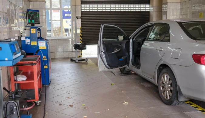 Kierowcom grozi nawet 3 tys. zł kary. 15 listopada to kluczowa data 