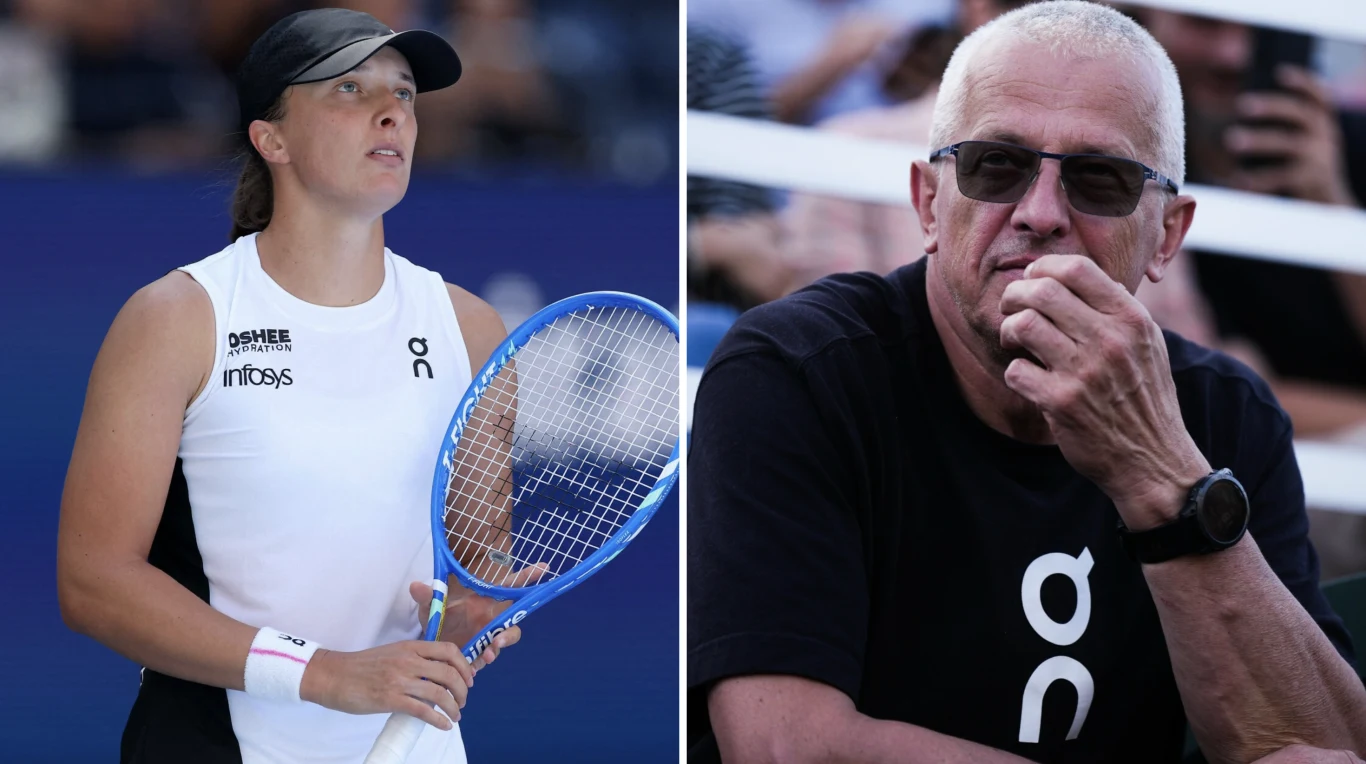 Sportowczyni w białej koszulce trzymająca rakietę tenisową podczas meczu oraz mężczyzna w okularach przeciwsłonecznych z ręką przy twarzy, obserwujący wydarzenie z trybun.