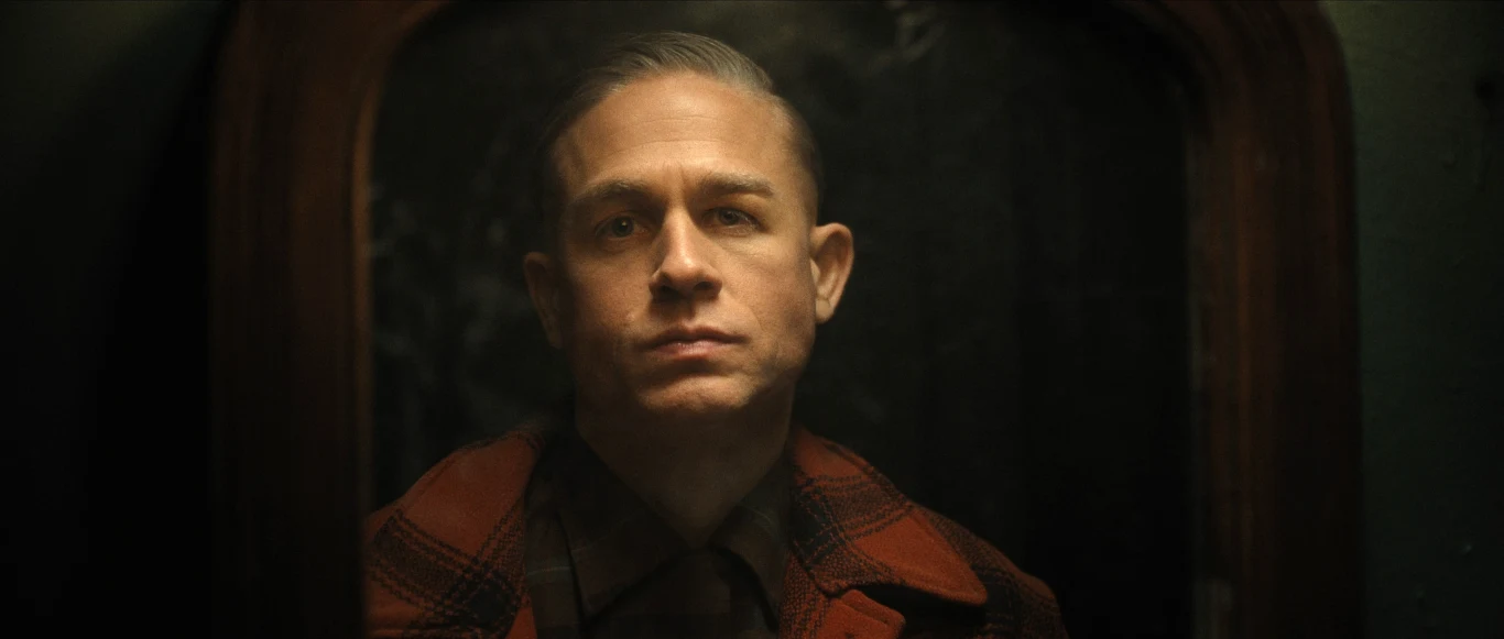Charlie Hunnam w nowym sezonie "Potwora"