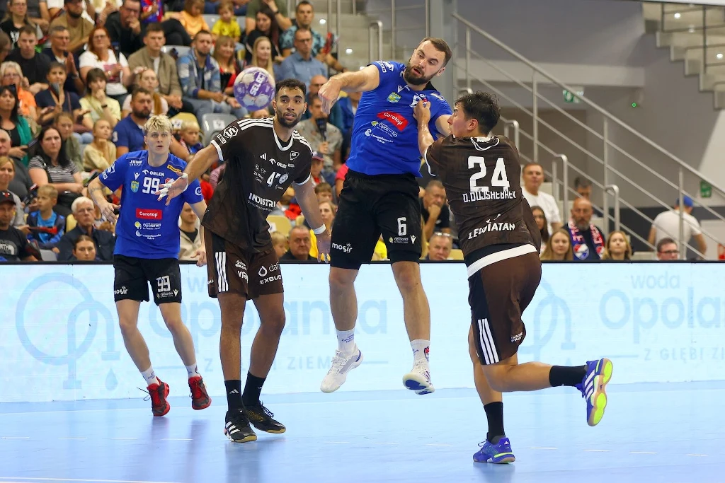 Piłka ręczna: Beniaminek zaskoczył w Kwidzynie, PGE Wybrzeże i Industria Kielce z pewnymi zwycięstwami