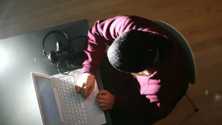 Atak na naszą tożsamość w internecie, konto bankowe, komputer - to najbardziej podstawowe zagrożenia, z którymi może spotkać się każdy z nas.