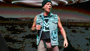 Bruce Dickinson zaśpiewał hymn USA przed meczem ligi NFL w Pittsburghu