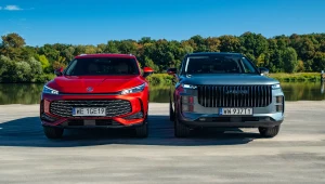 Zelektryfikowane napędy zyskują na popularności, choć nie zawsze w pełni elektrycznej formie.