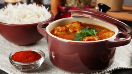 Hit jesieni: jednogarnkowe curry z warzywami. W 30 minut masz pyszne i pożywne danie na dwa dni