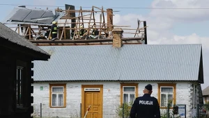 Zniszczony dom w Wyrykach