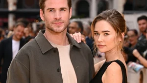 Liam Hemsworth ze swoją narzeczoną