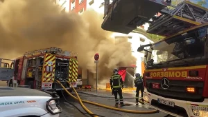 W pożarze peruwiańskiej restauracji rannych zostało dziewięciu strażaków