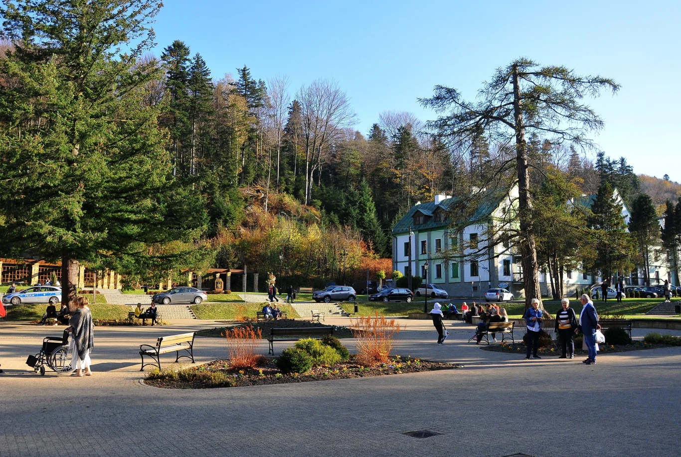 Na jesienny wyjazd do uzdrowiska warto wybrać Iwonicz-Zdrój. Co oferuje kuracjuszom o tej porze roku?