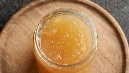 Goleń wołowa sprawdzi się do przygotowania bogatego w kolagen, kleistego rosołu.